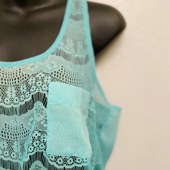 💙Dressy Tanks X2 bundle! Identical in diff colors - Picture 4 of 8